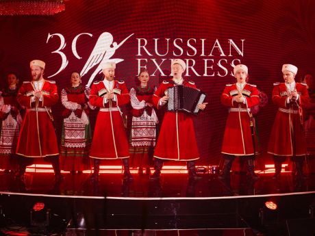 Русский стиль, 1200 агентов, ИИ-ассистент: как прошел юбилейный День «Русского Экспресса»