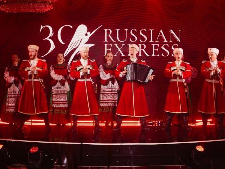 Русский стиль, 1200 агентов, ИИ-ассистент: как прошел юбилейный День «Русского Экспресса»