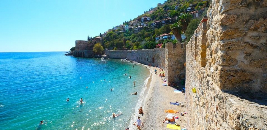 Россия стала лидером по турпотоку в Турцию в сентябре