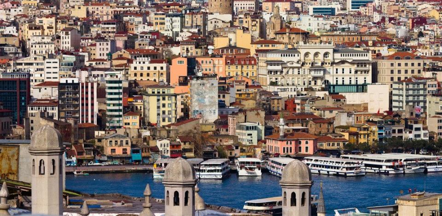 Два туроператора поставили собственные чартерные программы в Стамбул