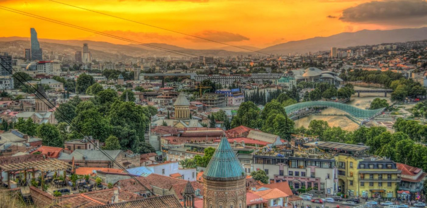 Армянская Fly Arna объявила о намерении предлагать турпакеты в Грузию