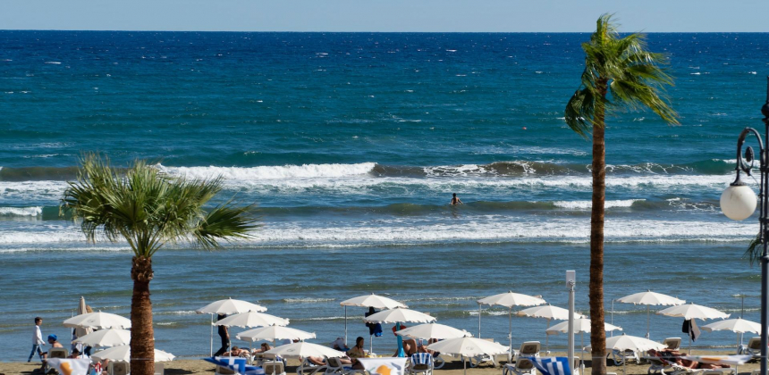 Туристы из регионов готовы лететь на Кипр 11 часов