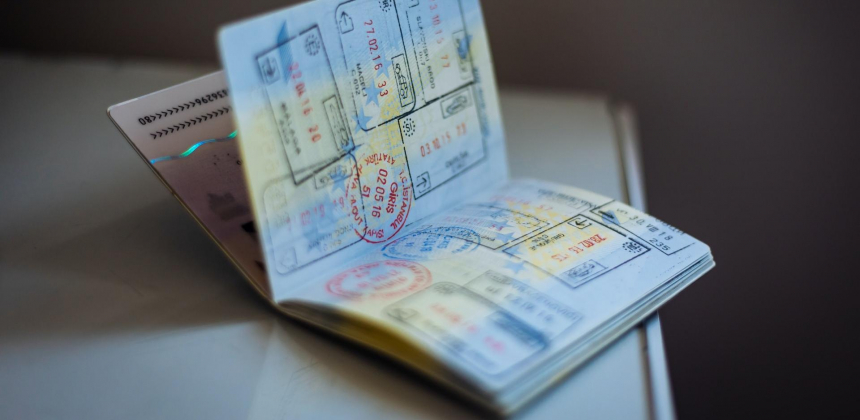 Закон о сдаче загранпаспорта в МВД вступит в силу в конце осеннего призыва