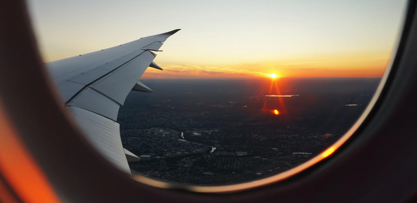 Авиакомпания Red Wings вывозит из Израиля туристов, чьи рейсы были ранее отменены