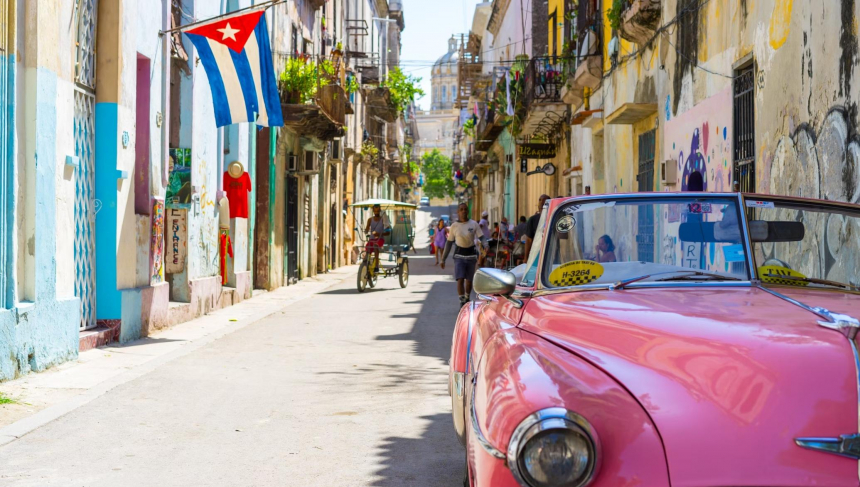 Министр туризма Кубы договаривается о прямом рейсе из Санкт-Петербурга