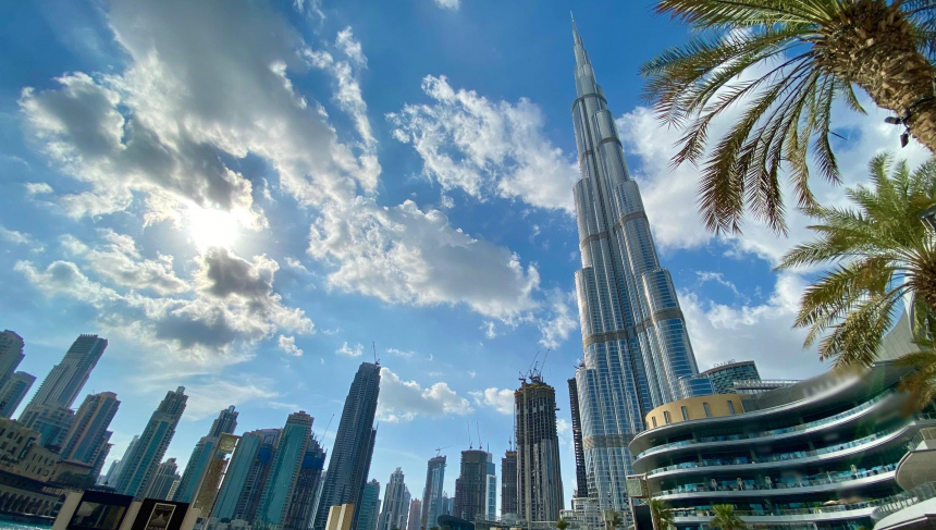 Дубай привлекает туристов беспошлинными товарами и бесплатными сим-картами