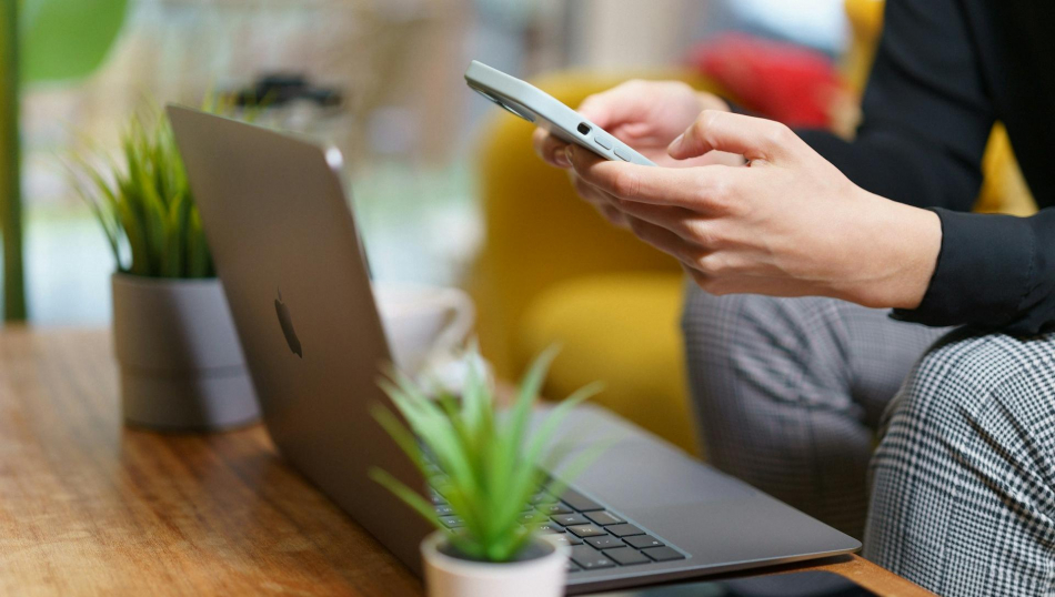 Штрафы за поиск в интернете: придется ли турфирмам уходить из соцсетей?