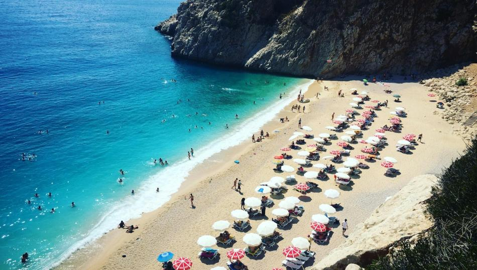 Туроператор назвал причину снижения цен в Турции этим летом