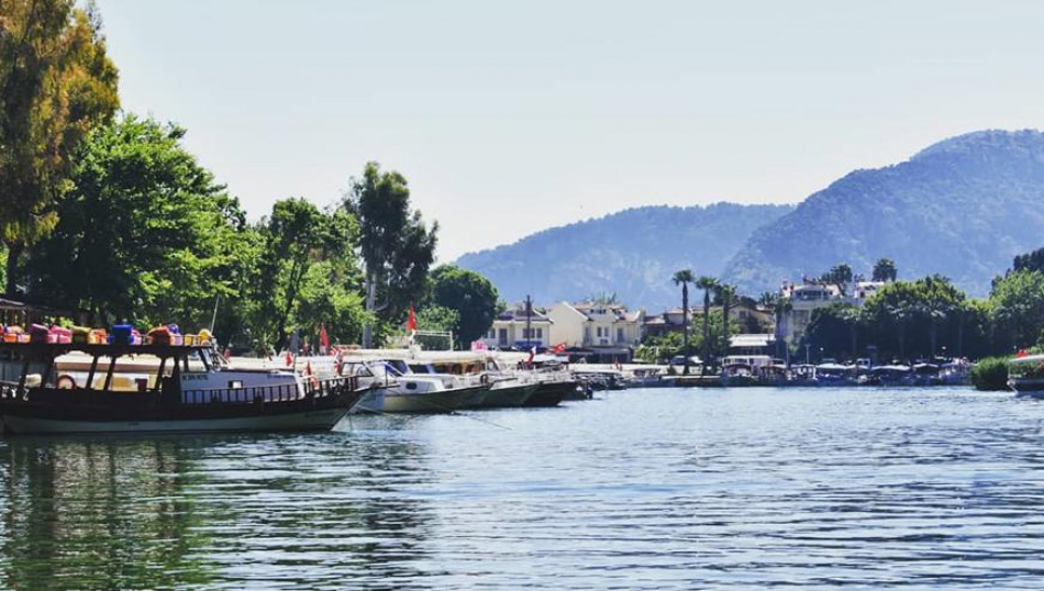 Назван топ направлений для поездок на ноябрьские праздники