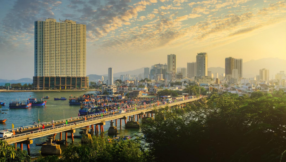 Во Вьетнам пришел ураган «Калмаэги»: для туристов введены ограничения