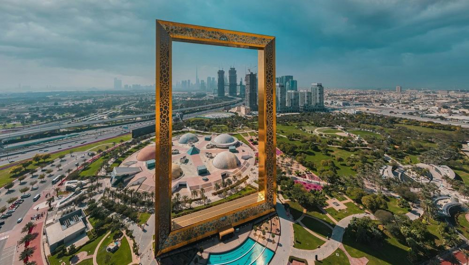 Сейчас дождя нет: как ливни повлияли на туристов в Дубае и Абу-Даби