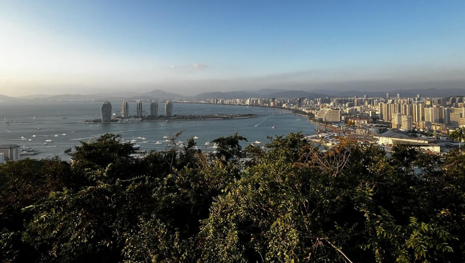 Из Хайнаня хотя сделать новый Гонконг: что изменится для туристов?