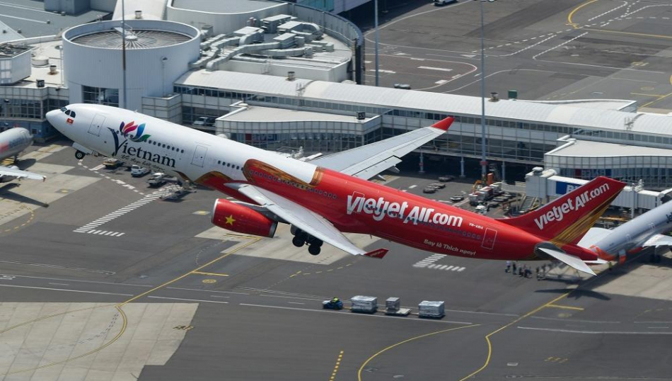 Рейсы во Вьетнам и обратно задерживаются более чем на 12 часов
