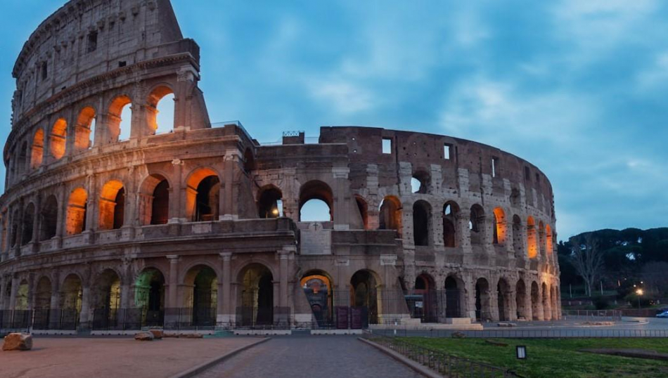 Визовый центр Италии временно прекращает прием документов