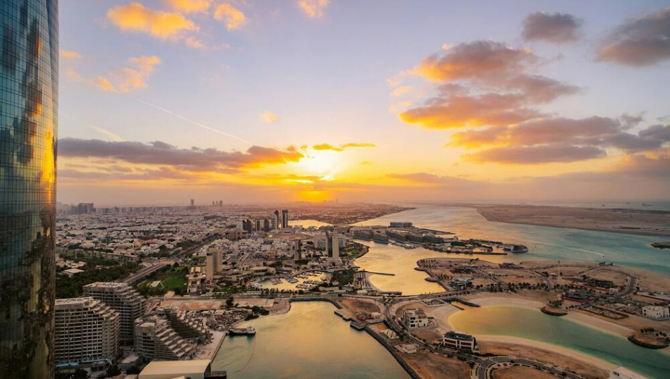 В Абу-Даби и Рас-эль-Хайме оплатят отели туристам, а в остальных эмиратах — нет