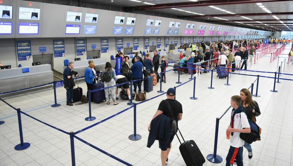 Туристы возвращаются из Азии и Африки с несколькими пересадками