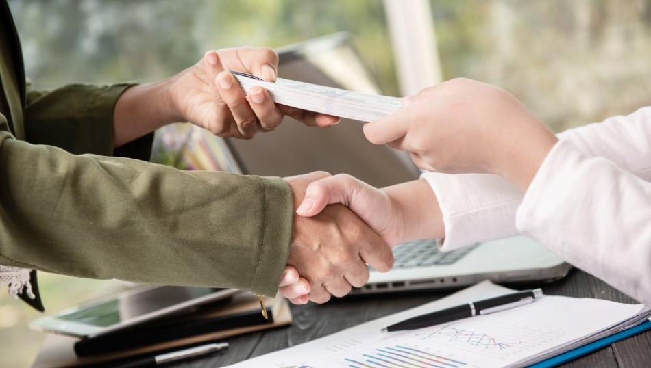 Минэк разрешит туроператорам вернуть неулетевшим туристам деньги из фондов