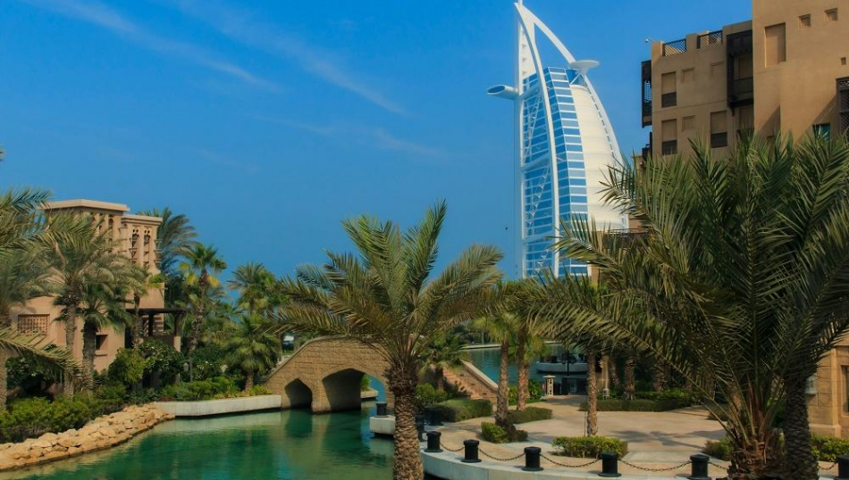 Эксперт: если ОАЭ откроют осенью, россияне станут главными бенефициарами