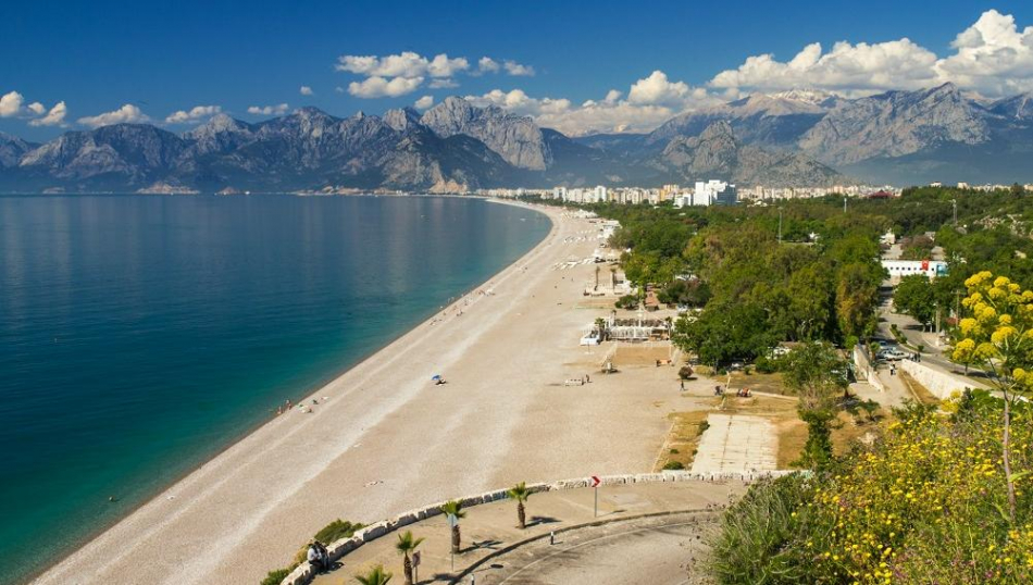 В Турции вновь переносят старт сезона: турбизнес просит власти о снижении НДС