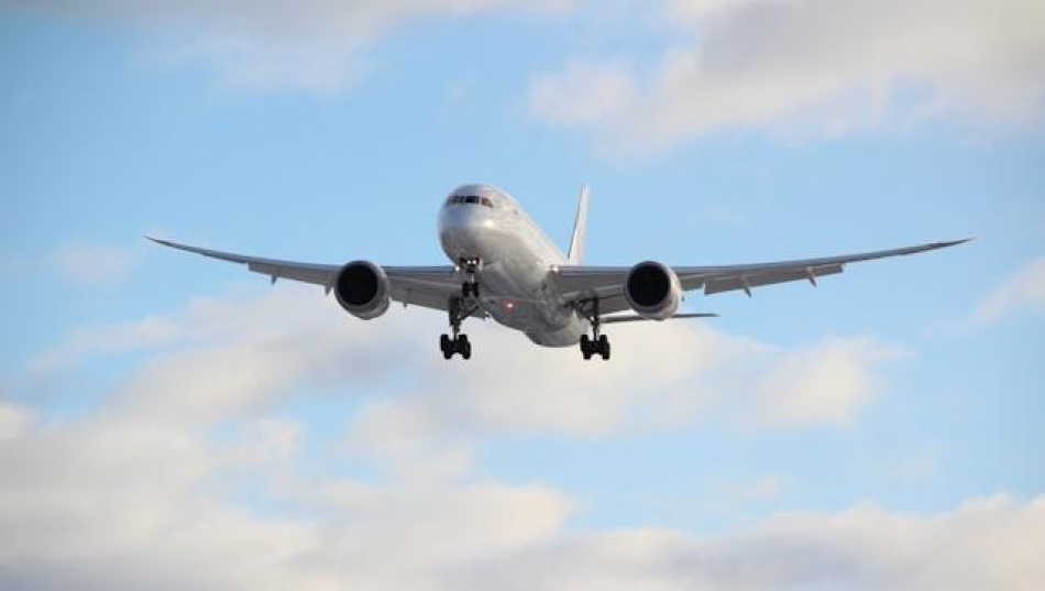 На Ближнем Востоке — перемирие, но цены на топливо не снизятся, а эксперты обсуждают Azur Air