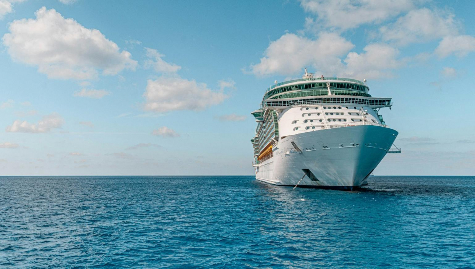 Туристы не могут получить компенсации за отмененные круизы Aroya Cruises