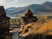 Сколько тратят туристы в Армении
