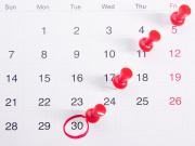 Юрист объяснил, почему дата договора не может быть привязана к полной оплате тура