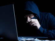 МВД предупреждает о мошенниках, зазывающих в туры на Новый год