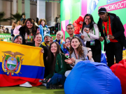 Участники Всемирного Фестиваля молодёжи создали «Окна мира» с мастерами гостеприимства