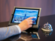 Туристам не разрешили заселяться в отели по загранпаспорту