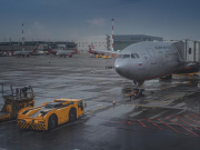 Кто виноват, если пассажиру не хватило места в самолете из-за непогоды