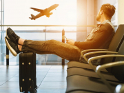 Турист опоздал на рейс и решил взыскать деньги с турагента и оператора