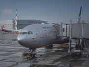 Туристы опоздали на рейс в Египет из-за огромных очередей в аэропорту