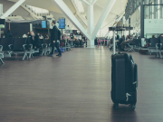 Туристка подала в суд на туроператора и агента после депортации из Индии