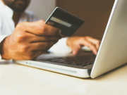 Российские банковские карты внезапно привлекли иностранных туристов