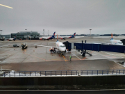 Перестанут ли летать во Внуково? Эксперты — о влиянии санкций на авиаотрасль