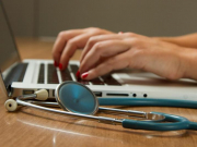 Российских туристов призвали отказаться от поездок в Турцию из-за Коксаки