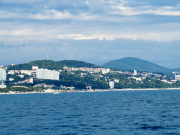 Туристов эвакуируют с пляжей на юге России из-за атаки беспилотников