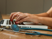 Полис недействителен: почему страховка от невыезда не всегда работает