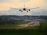 Рейсы на юге России переносят между аэропортами, а в Турции назвали ошибки с ценами