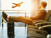Туристы более пяти часов не могут вылететь из Сочи в Анталью
