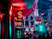 Аналитики назвали лучшее время для покупки туров за рубеж