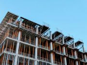 Эксперт объяснил, почему в России нет дефицита номерного фонда