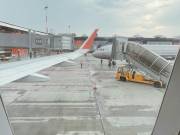 Аэропорт Шереметьево открылся, но задержки рейсов продолжаются