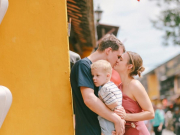 Туристам отказались вписывать ребенка в загранпаспорт еще до введения такого запрета