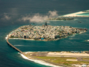 «Чем мы хуже?!»: российские туристы записали видеообращение к властям России