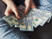 С покупкой туров за рубеж стоит поторопиться: курс доллара начал активный рост