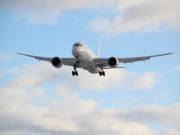 На Ближнем Востоке — перемирие, но цены на топливо не снизятся, а эксперты обсуждают Azur Air