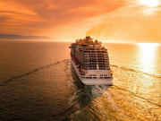 Лайнер Aroya последним из заблокированных круизных судов покинул Персидский залив