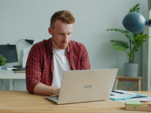 «Черная метка»: как быть, если заблокировали карту и расчетный счет?